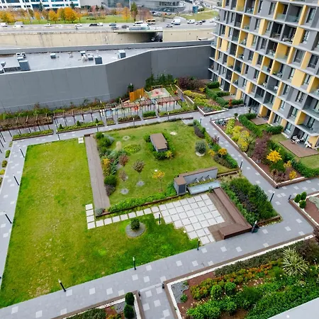Lux Next To Mall Apartment *