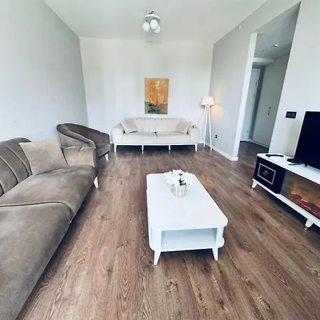 Apartment Lux Next To Mall Istanbul