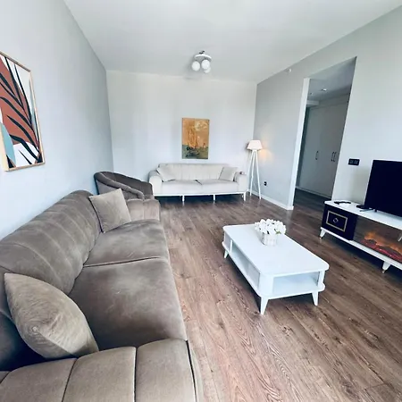 Apartment Lux Next To Mall Istanbul