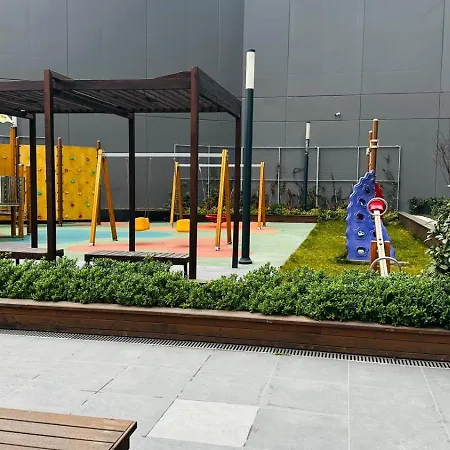 Lux Next To Mall Apartman