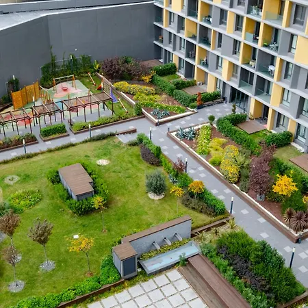 Lux Next To Mall Isztambul